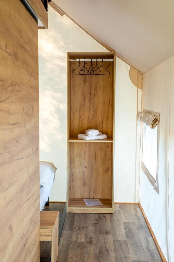 Glamping Pod Gwiazdami Pietrusza Wola Hotell Exteriör bild