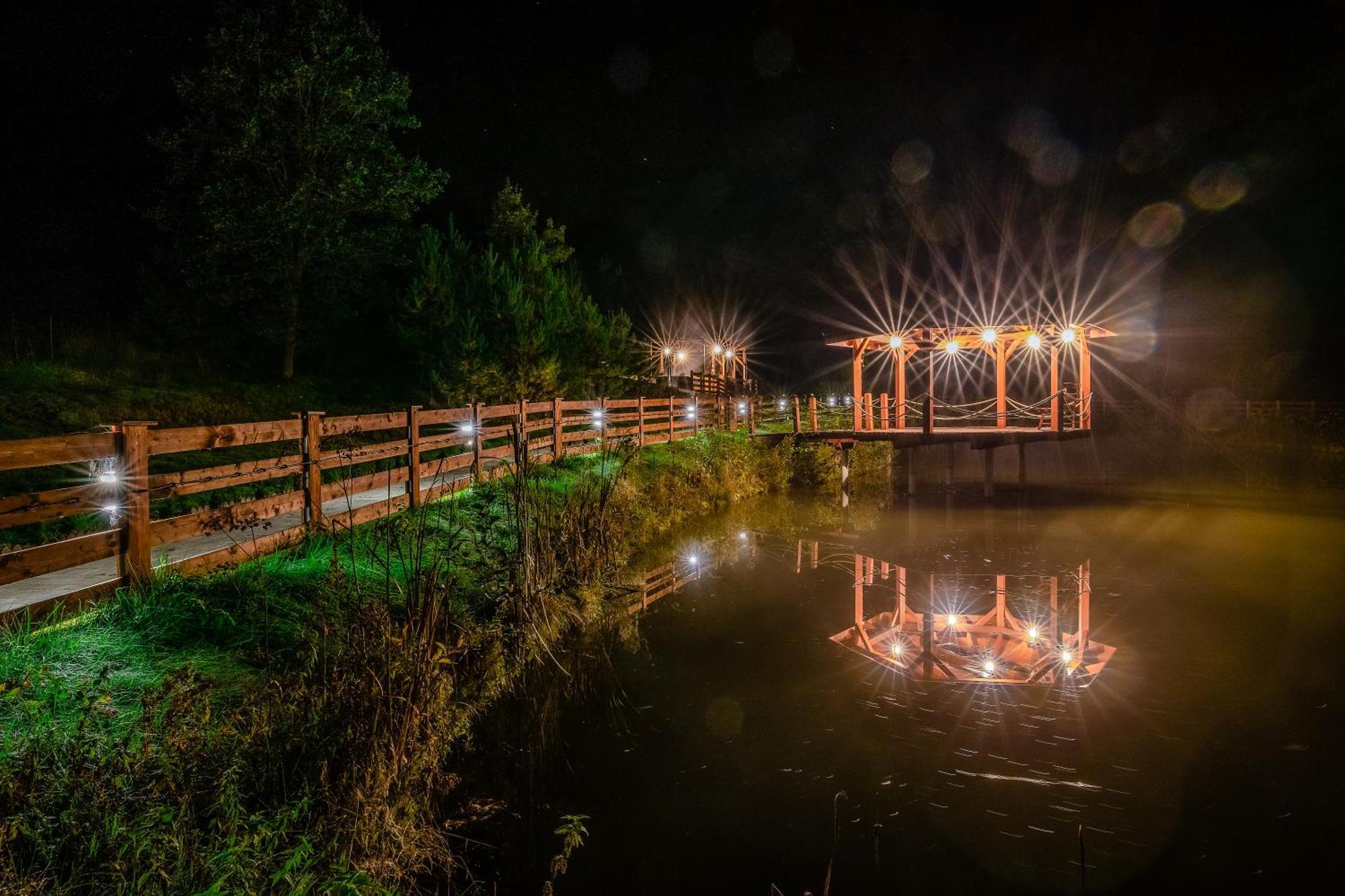 Glamping Pod Gwiazdami Pietrusza Wola Hotell Exteriör bild